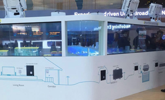 世界移動通信大會MWC2016，賽普用透明屏與華為共舞